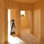 Innenausbau eines Hauses aus Holz - ein Beispiel, wie man gut ökologisch bauen kann.